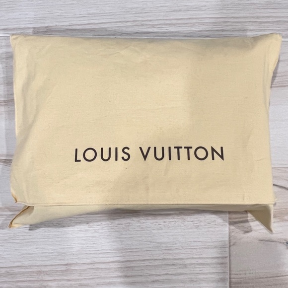 Louis Vuitton messenger bag - Picture 2 of 10